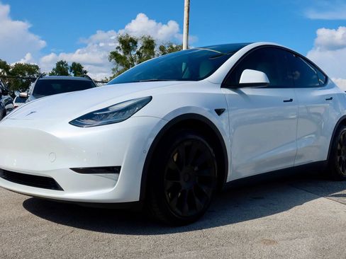 Used 2021 Tesla Model Y Long Range AWD/4WD image 5