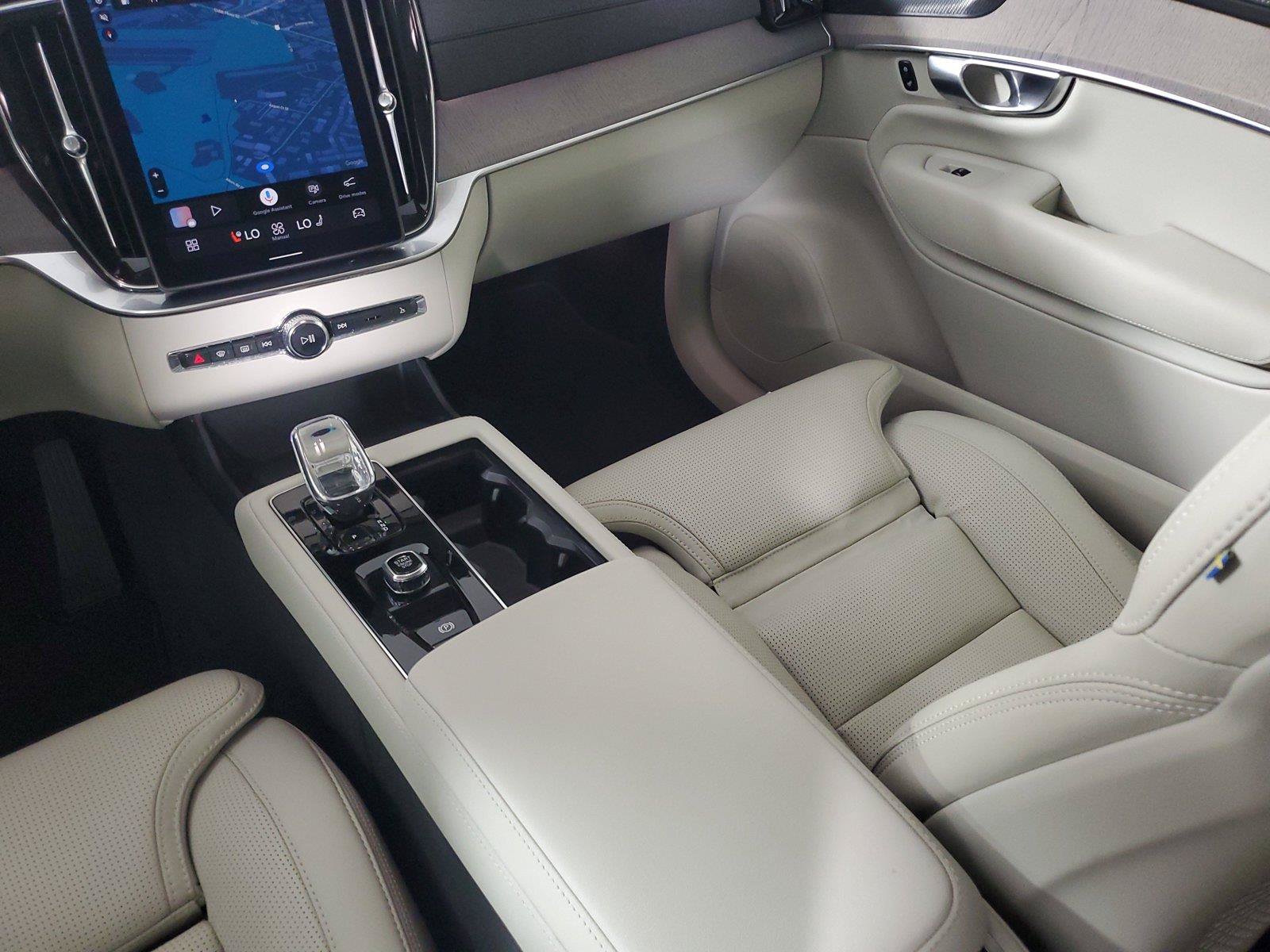 Certified 2026 Volvo XC90 B6 Ultra AWD/4WD image 18