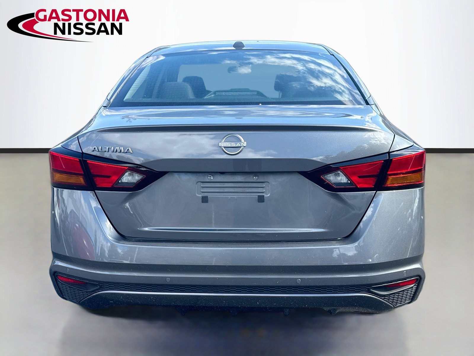 Used 2025 Nissan Altima 2.5 SV FWD image 7