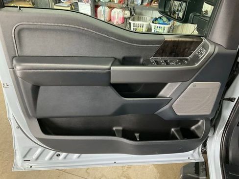 Used 2025 Ford F350 Lariat w/ Lariat Ultimate Package AWD/4WD image 5