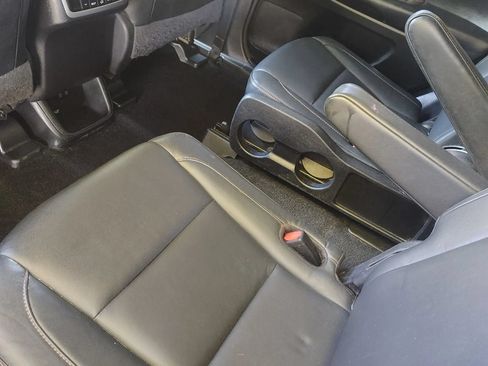Used 2017 Toyota Highlander XLE AWD/4WD image 12