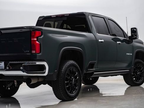 Used 2025 Chevrolet Silverado 2500 LTZ w/ LTZ Plus Package AWD/4WD image 10