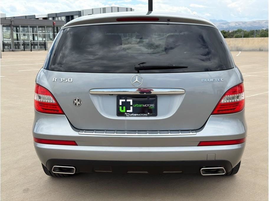 Used 2011 Mercedes-Benz R 350 BlueTEC 4MATIC image 7