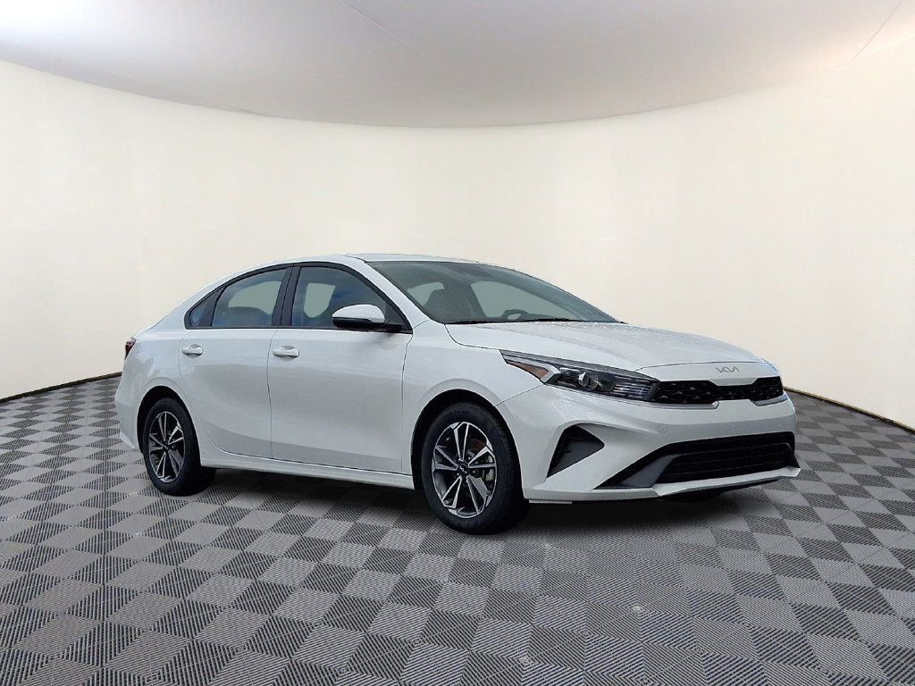Used 2024 Kia Forte LXS w/ LXS Technology Package FWD image 1