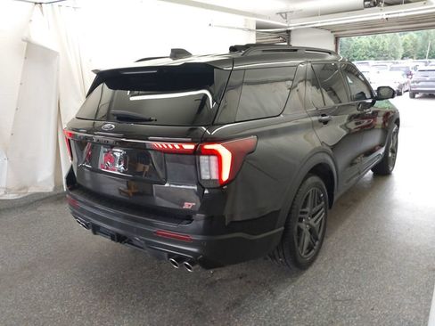 Certified 2025 Ford Explorer ST AWD/4WD image 5