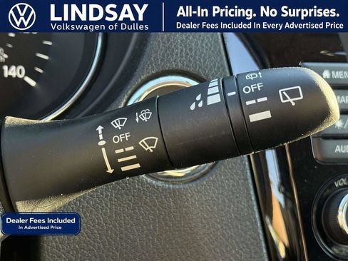 Used 2018 Nissan Rogue SV w/ Premium Package AWD/4WD image 24