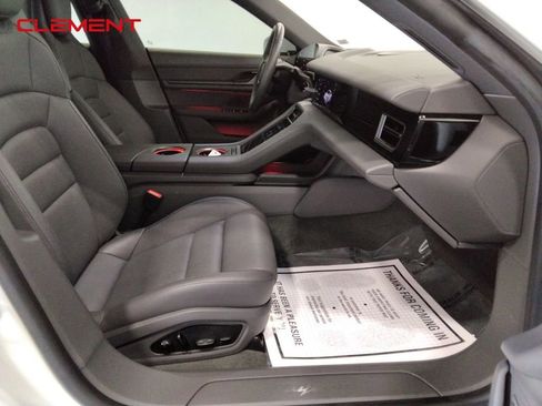 Used 2022 Porsche Taycan image 43