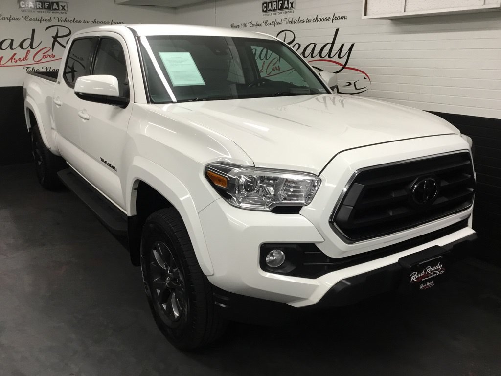 Used 2021 Toyota Tacoma SR5 AWD/4WD image 2