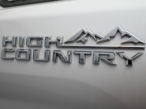 Used 2024 Chevrolet Silverado 2500 High Country w/ Technology Package AWD/4WD image 40