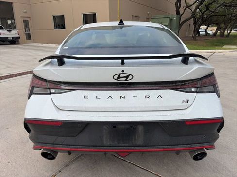 Used 2025 Hyundai Elantra N image 3