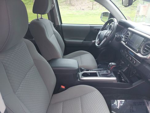 Used 2023 Toyota Tacoma SR5 RWD image 10