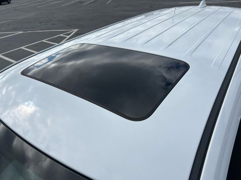 Used 2019 Dodge Durango SXT image 28