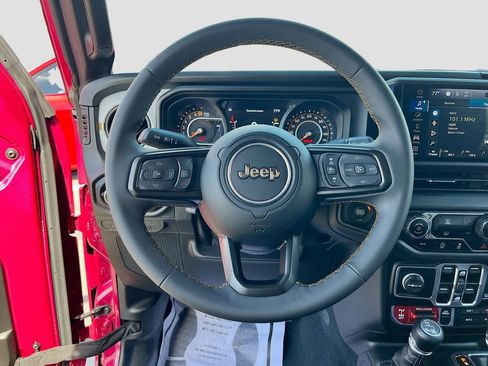 Used 2024 Jeep Gladiator Sport AWD/4WD image 11