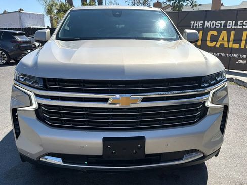 Used 2021 Chevrolet Suburban LT w/ Luxury Package AWD/4WD image 3