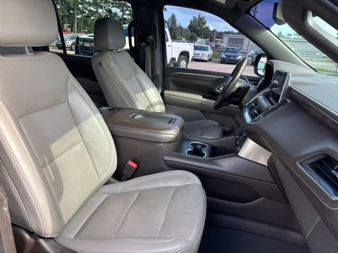 Used 2021 Chevrolet Suburban Z71 w/ Z71 Off-Road Package AWD/4WD image 23