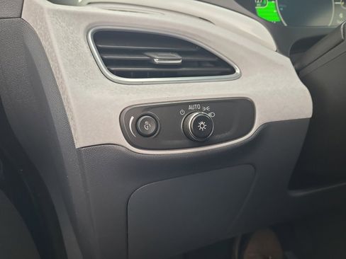 Used 2020 Chevrolet Bolt Premier w/ Infotainment Package image 22