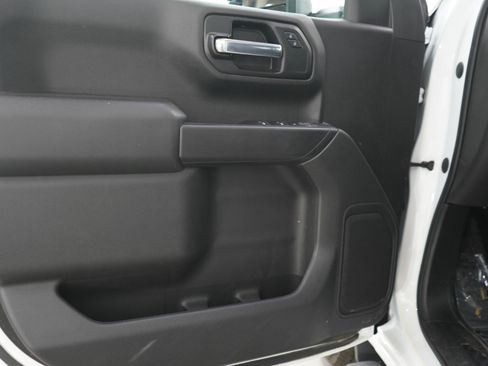 Used 2020 Chevrolet Silverado 1500 Custom w/ Custom Max Trailering Package AWD/4WD image 17