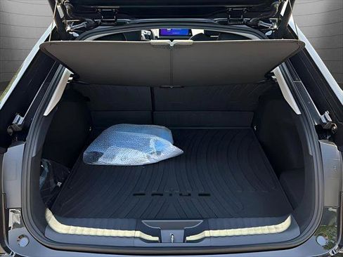 New 2025 Toyota Prius Plug-In Hybrid image 30