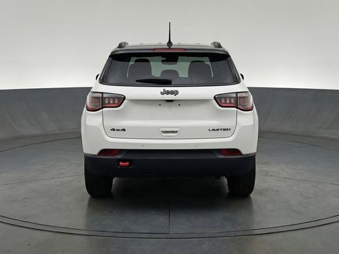 Used 2025 Jeep Compass Trailhawk AWD/4WD image 7