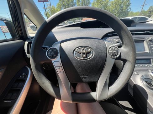 Used 2013 Toyota Prius Two FWD image 16