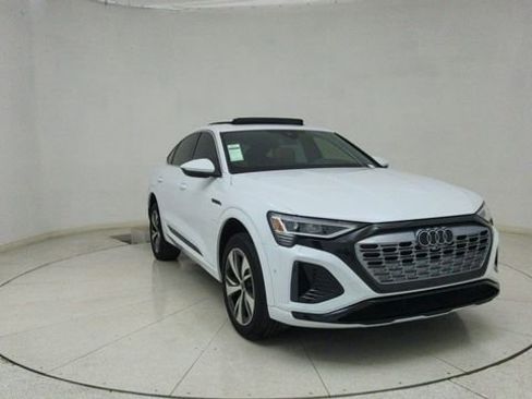 Used 2024 Audi Q8 e-tron Premium Plus w/ Premium Plus Package image 64