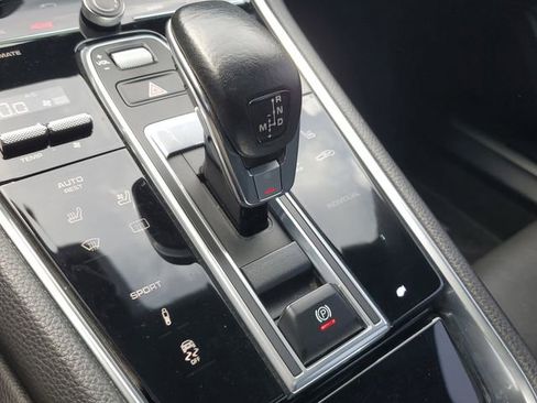 Used 2018 Porsche Panamera RWD image 36