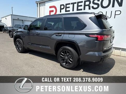 Used 2024 Toyota Sequoia Platinum AWD/4WD image 6