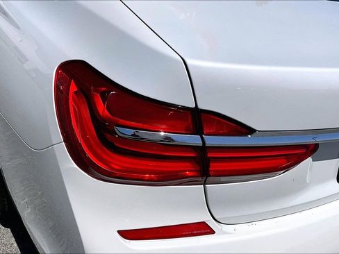 Used 2017 BMW 740e xDrive AWD/4WD image 23