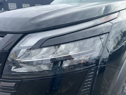 New 2026 Nissan Pathfinder SL image 13