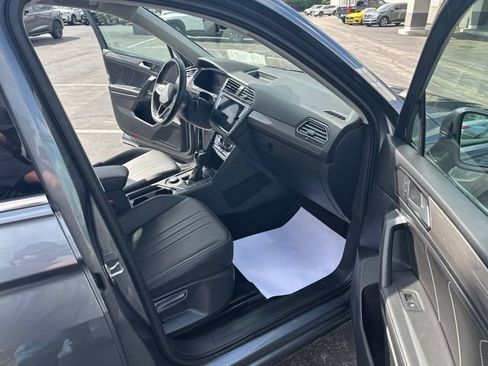 Used 2023 Volkswagen Tiguan SE AWD/4WD image 18