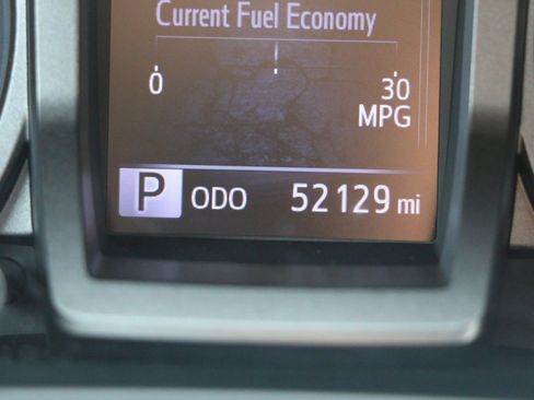Used 2022 Toyota Tacoma SR5 AWD/4WD image 35