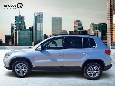 Used 2015 Volkswagen Tiguan S image 2