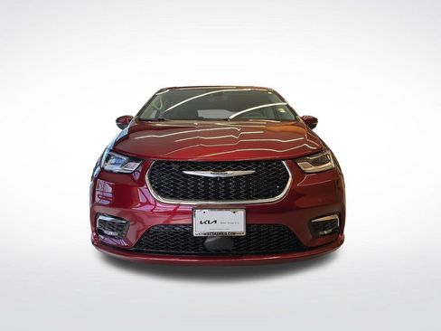 Used 2023 Chrysler Pacifica Touring-L FWD image 11