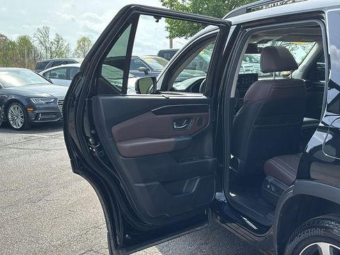 Certified 2025 Honda Pilot Elite image 29