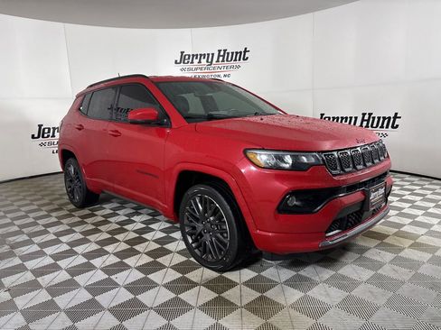 Used 2023 Jeep Compass Limited image 3