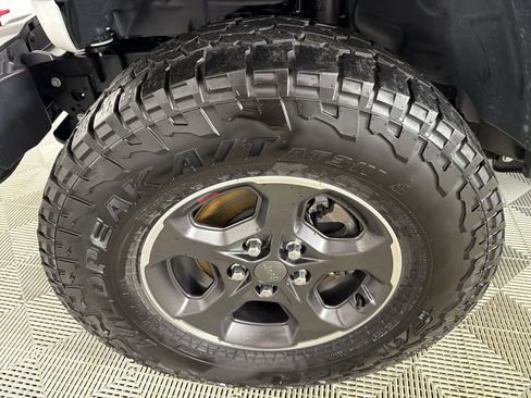 Used 2023 Jeep Gladiator Rubicon w/ Trailer Tow Package AWD/4WD image 12