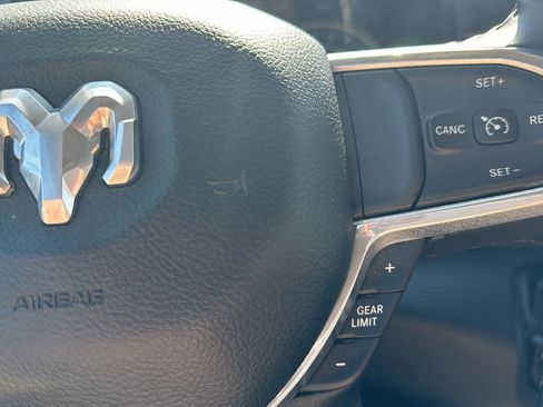 Used 2022 RAM 1500 Laramie AWD/4WD image 15