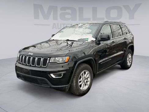 Used 2018 Jeep Grand Cherokee Laredo image 1