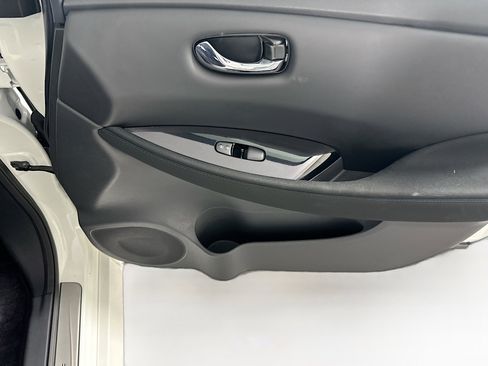 Used 2023 Nissan Leaf SV Plus image 31