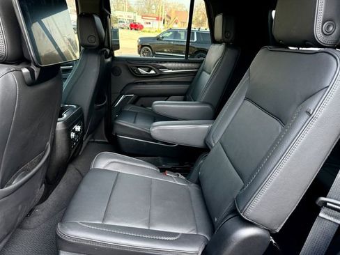 Used 2024 GMC Yukon Denali w/ Advanced Technology Package AWD/4WD image 11