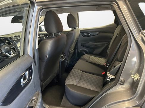 Used 2021 Nissan Rogue Sport SV image 16