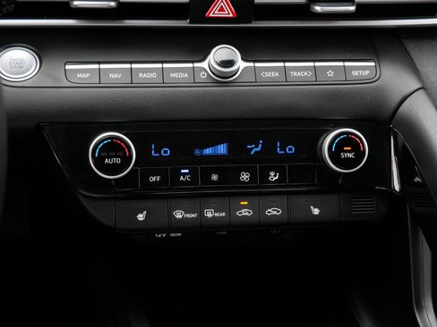 Used 2023 Hyundai Elantra SEL w/ Convenience Package FWD image 23