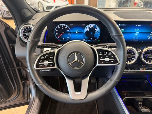 Used 2022 Mercedes-Benz GLB 250 4MATIC image 8