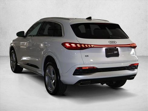 Used 2025 Audi Q5 Premium w/ Premium Plus AWD/4WD image 9
