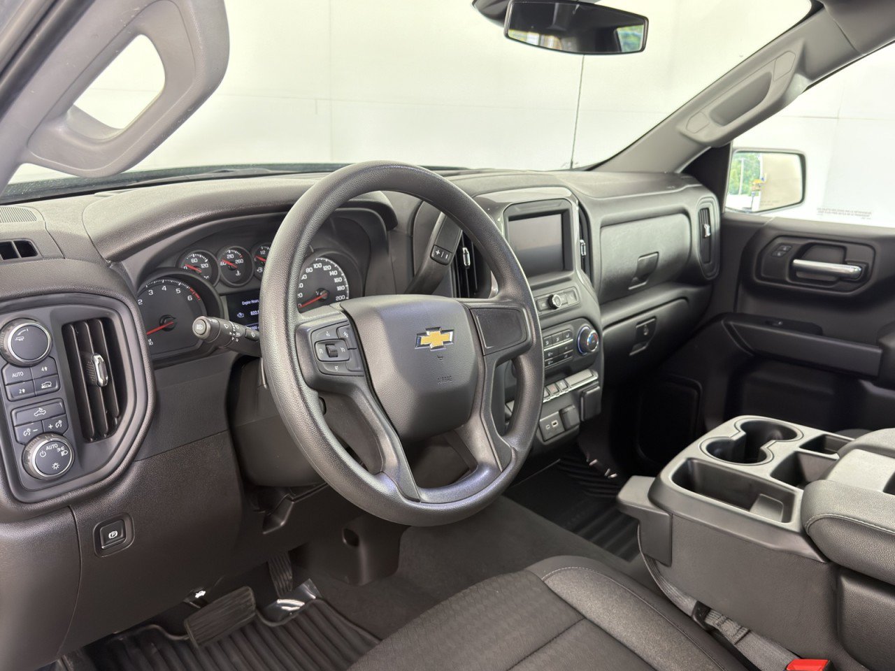 Used 2024 Chevrolet Silverado 1500 Custom AWD/4WD image 15