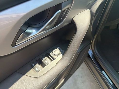 Used 2022 Chevrolet Blazer LT FWD image 11