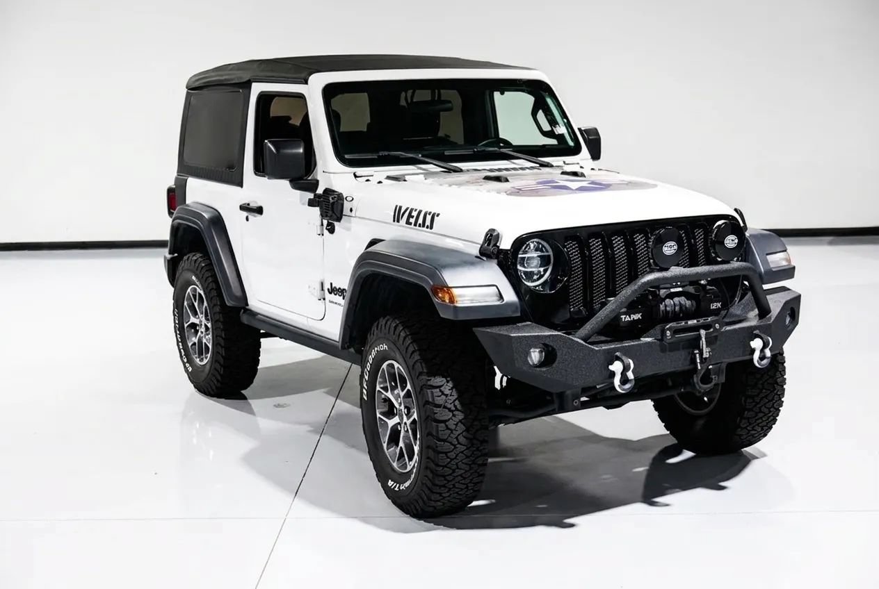 Used 2020 Jeep Wrangler Sport AWD/4WD image 1