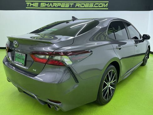 Used 2021 Toyota Camry SE image 10