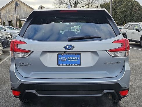 Used 2023 Subaru Forester Premium image 5