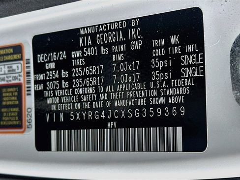 Used 2025 Kia Sorento LX FWD image 12